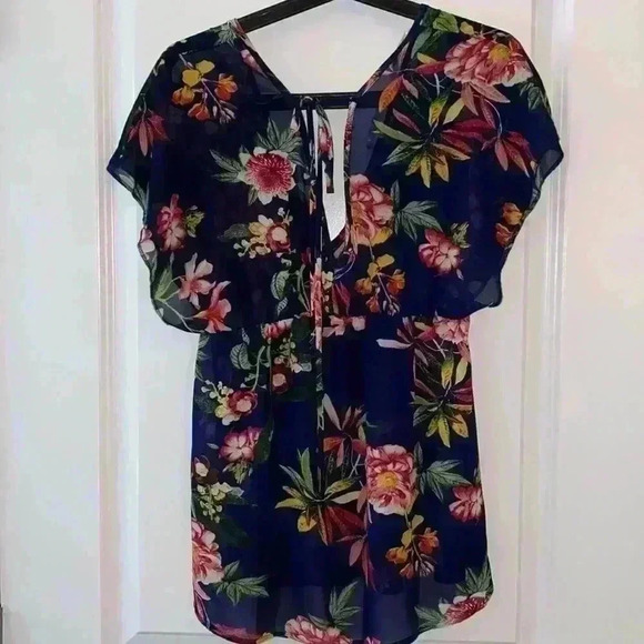 Top - Picture 3 of 6